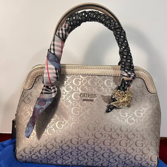 ✨ Y2K Guess Metallic Champaign Satchel – Custom Styled for That It-Girl Look ✨ - Picture 1 of 10